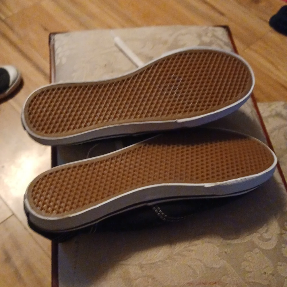 Shoes - Picture 3 of 4